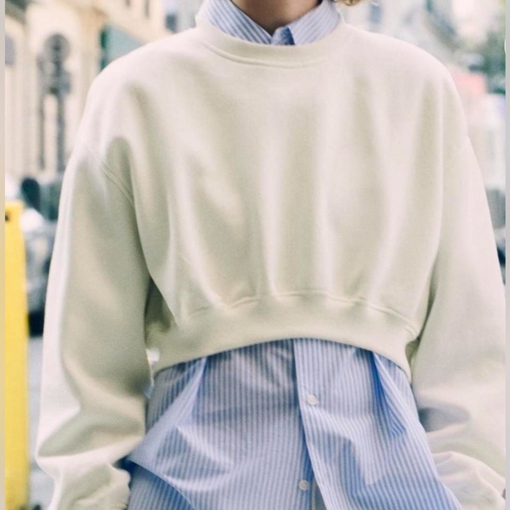 Zara Cropped Off White Sweatshirt Sz. S